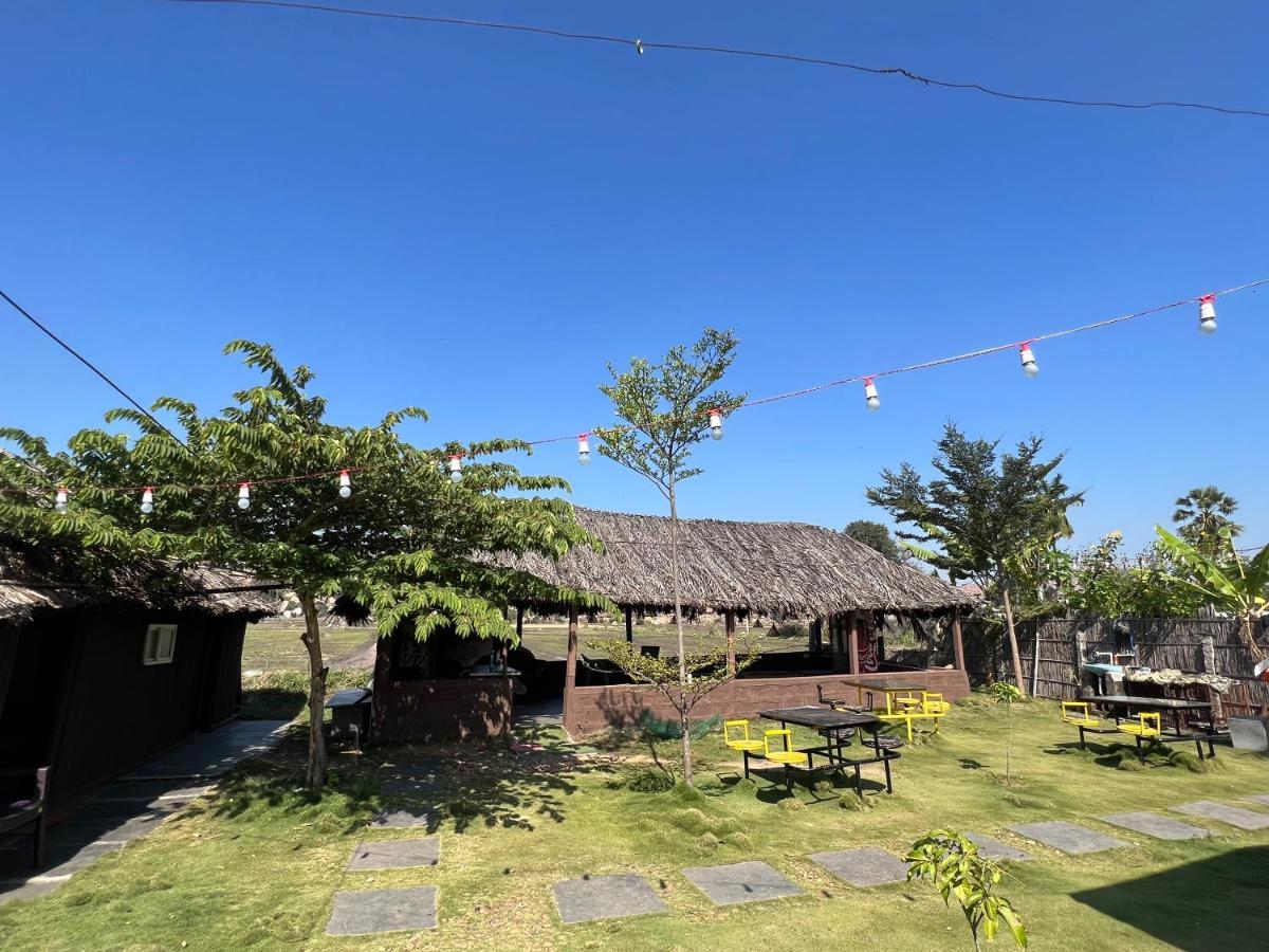 Hotel Hippie Land Hampi Esterno foto