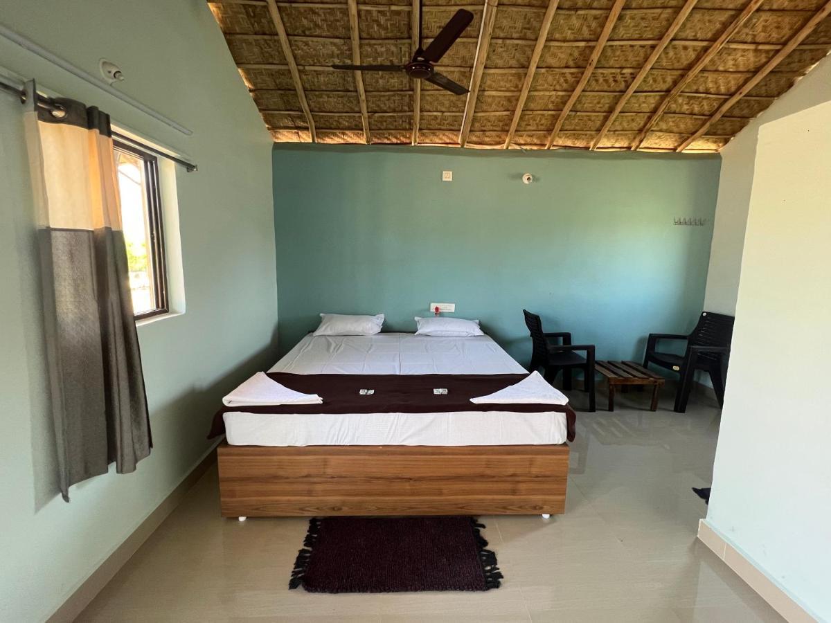 Hotel Hippie Land Hampi Esterno foto