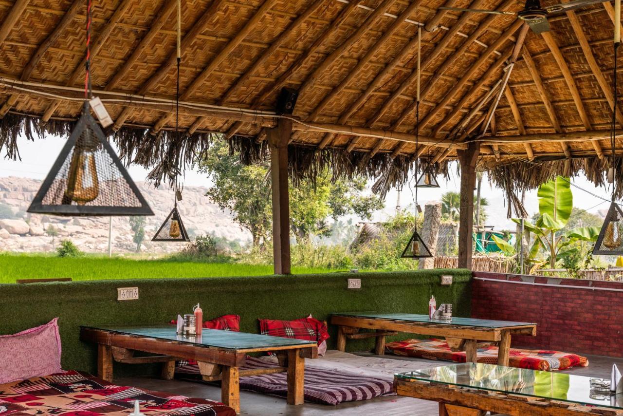 Hotel Hippie Land Hampi Esterno foto
