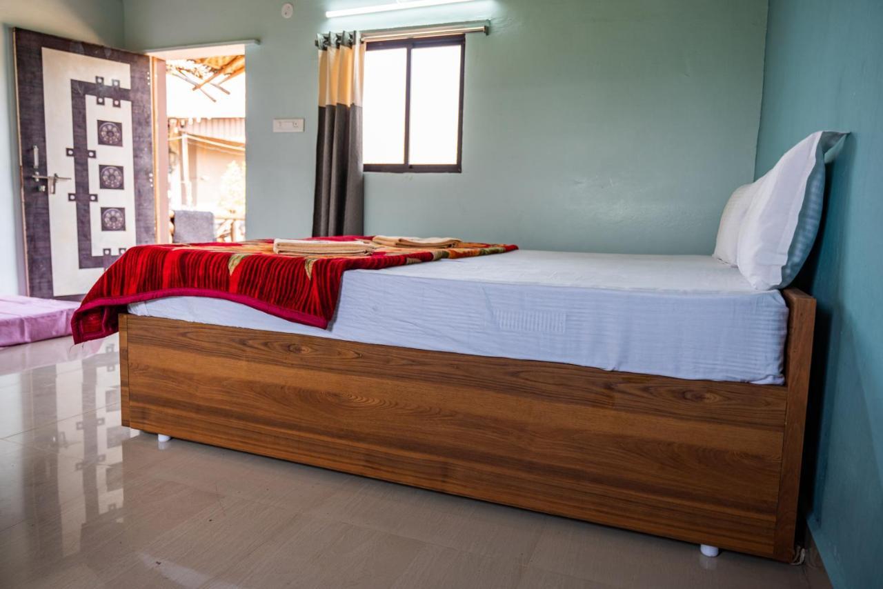 Hotel Hippie Land Hampi Esterno foto